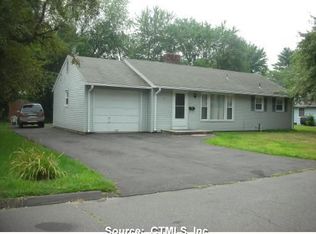 3 Beach Rd, Bloomfield, CT 06002