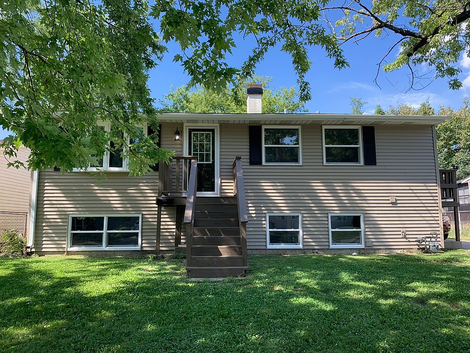 1st image of 740 Jackson Ave