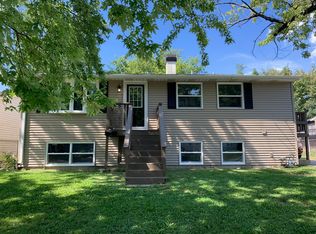 740 Jackson Ave, Carpentersville, IL 60110
