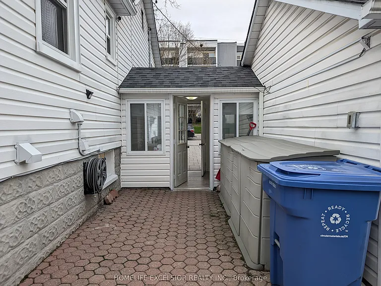 4 Albert St — Photo 39