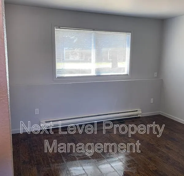 178 Rosewood Dr #D — Photo 3