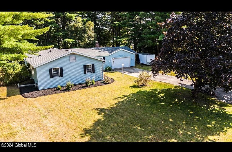 4th image of 43 Heinrick Circle