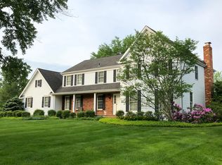 14 Washington Dr, Cranbury, NJ 08512