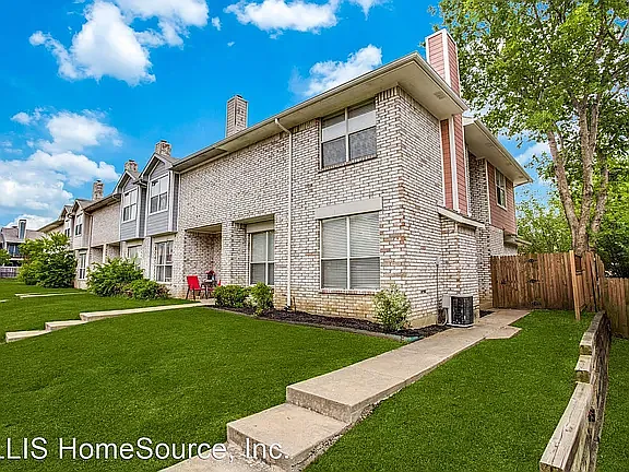 1512 Park Lane Dr — Photo 1