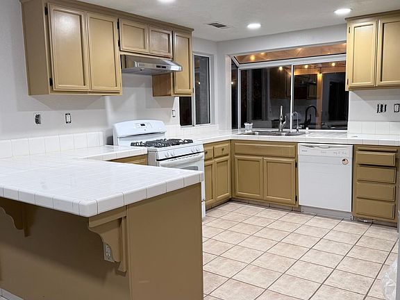 2nd image of 113 Orange Ave