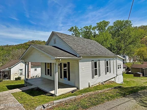 3rd image of 608 Wright St