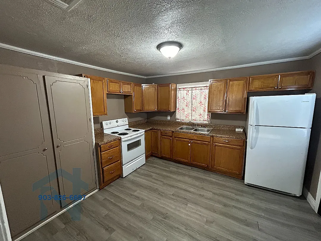 2 bed, 1200 sqft, $999 — Photo 2