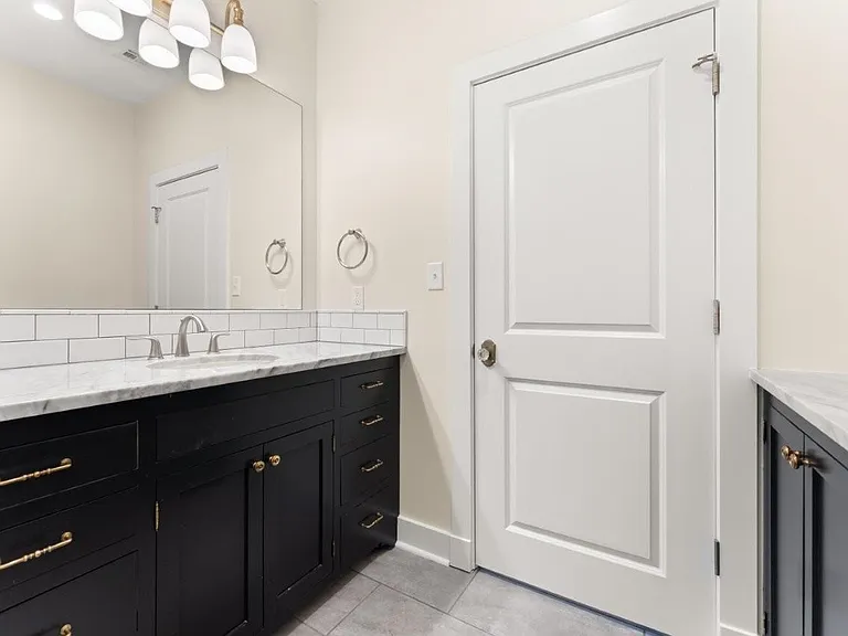 2050 Jabez Dr — Photo 32