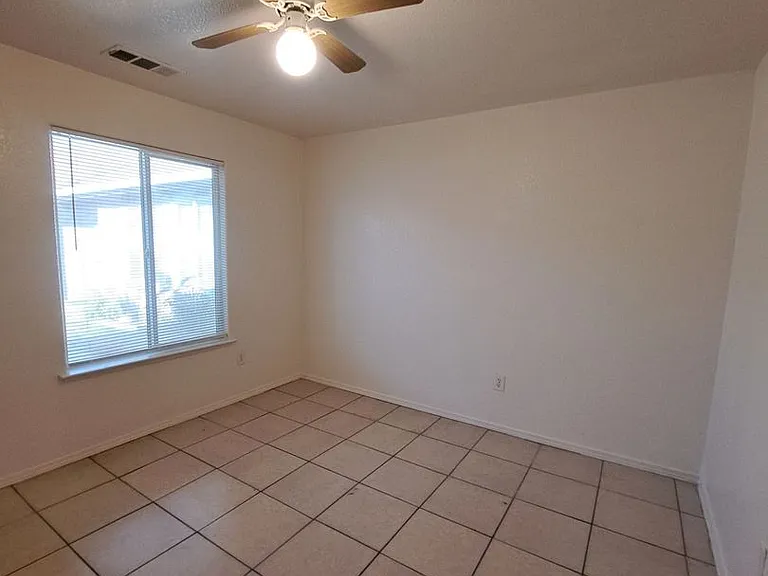 4781 E Ashlan Ave — Photo 6