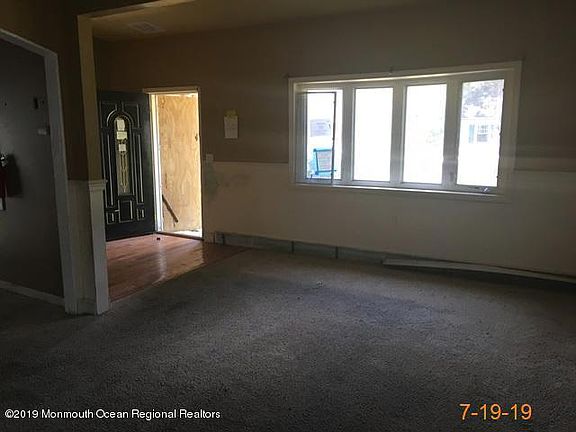 3rd image of 2313 3rd Ave