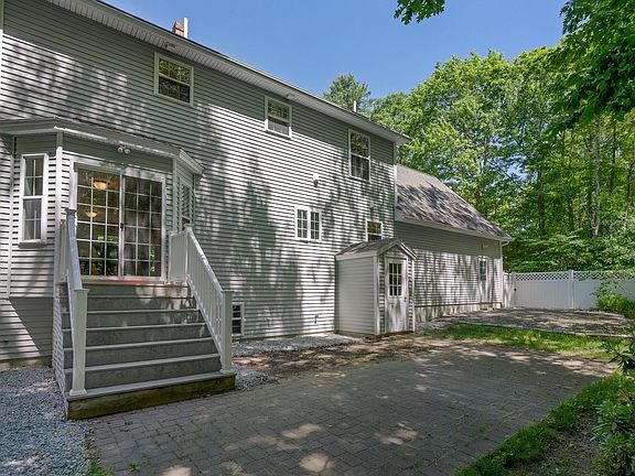 3rd image of 22 Thornbury Way
