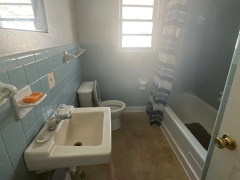 112 E Liberty St #1722 — Photo 3