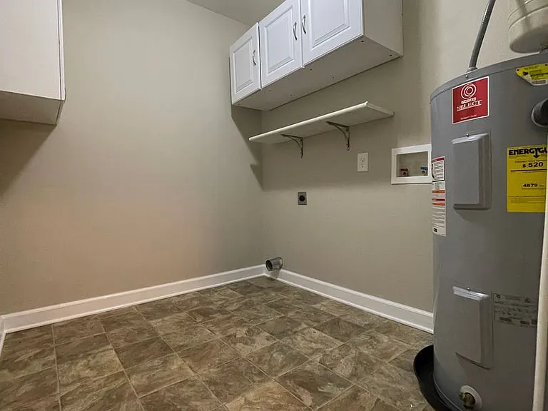 308 Sinclair Ln — Photo 28