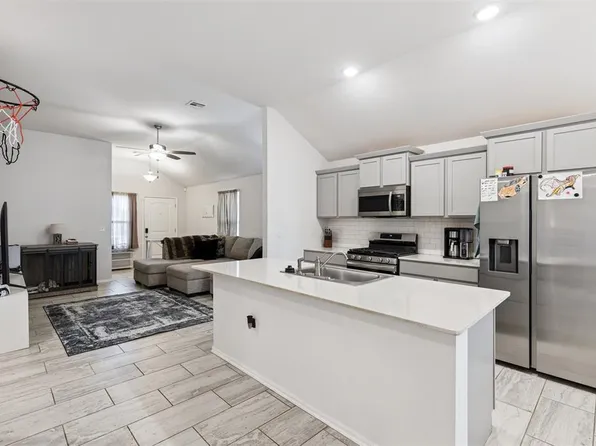4704 Crystal Hill Dr, Oklahoma City, OK 73179