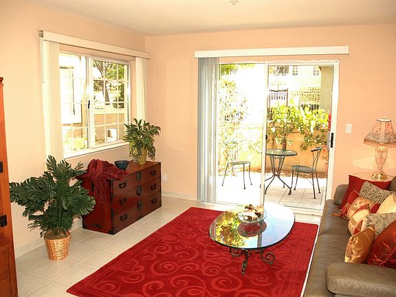 Spacious living room