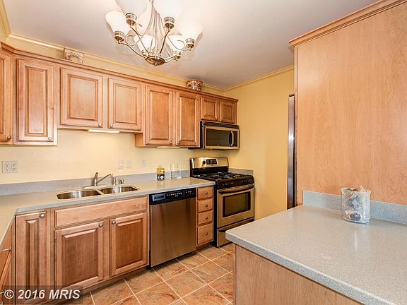 5th image of 765 Fairview Ave APT C