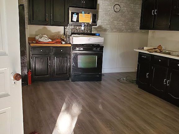 Laminate flooring, durable pergo