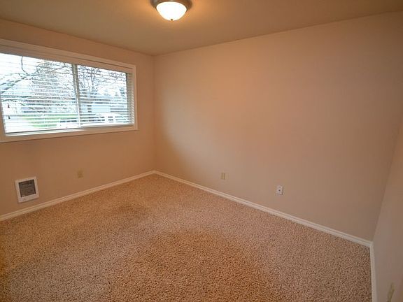3rd image of 4209 220th St E