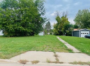214 W Oak St, Baraboo, WI 53913