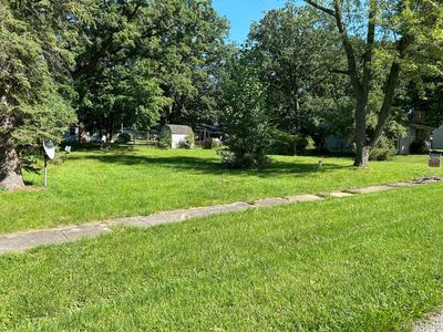 1465 McEwen St, Burton, MI, 48509