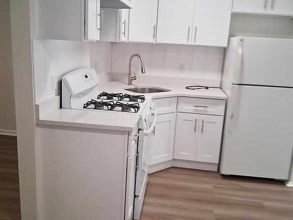2nd image of 50 Montgomery Ave Floor 1