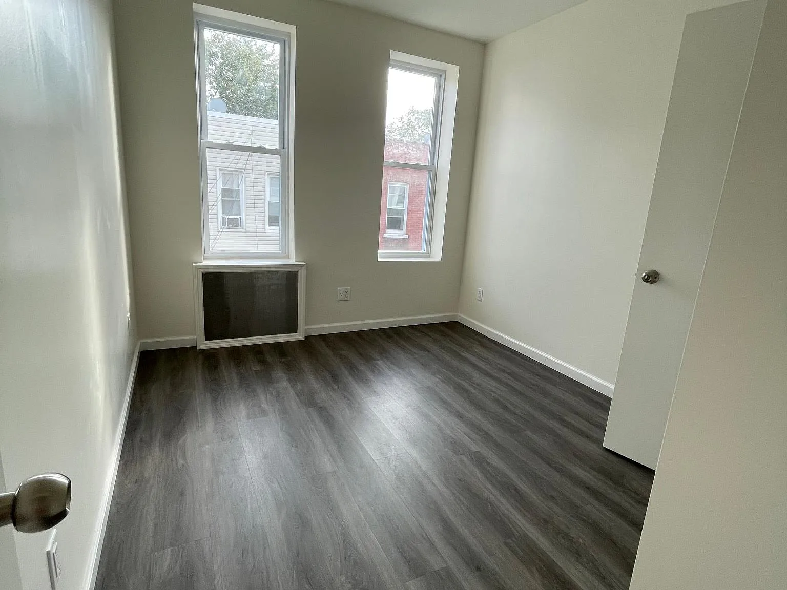 3 bed, 900 sqft, $2,700 — Photo 4