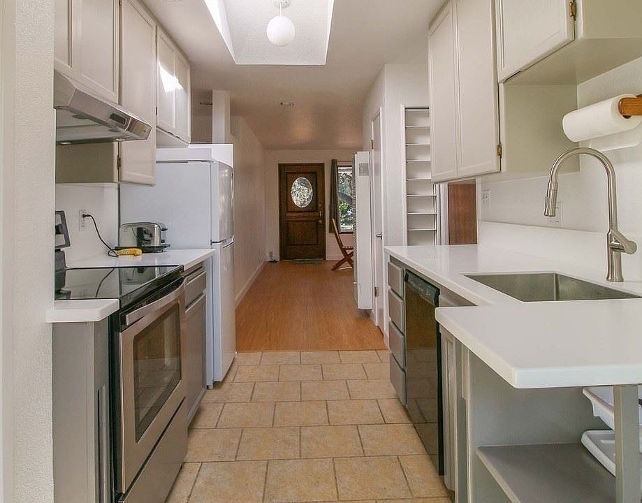 1st image of 1017 Live Oak Ave