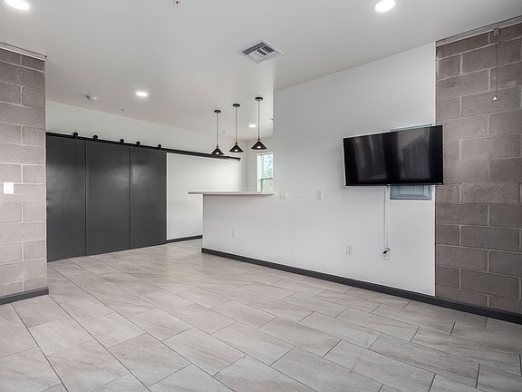3rd image of 129 N 11th Ave #2B