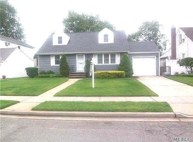 1st image of 137 E Zoranne Dr