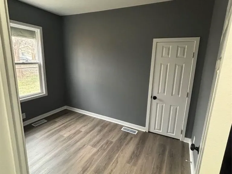 1608 Mondamin Ave #1614 — Photo 8