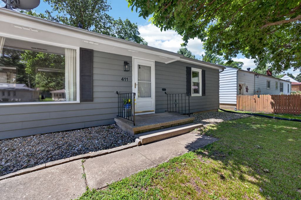 411 Bowles St, Normal, IL - View 2