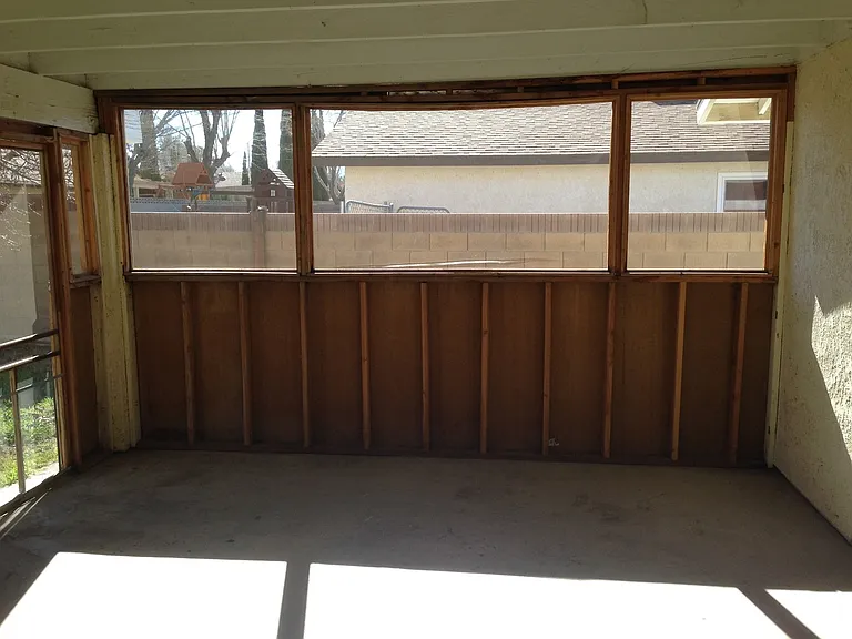 44908 Logue Ave — Photo 1