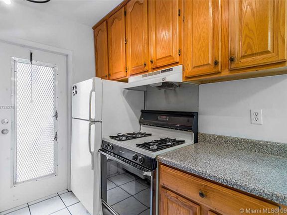 5th image of 640 Pennsylvania Ave #12A/13