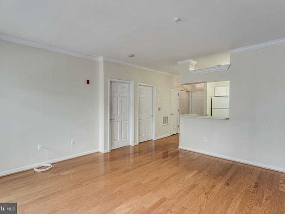4th image of 4550 Strutfield Ln APT 2210