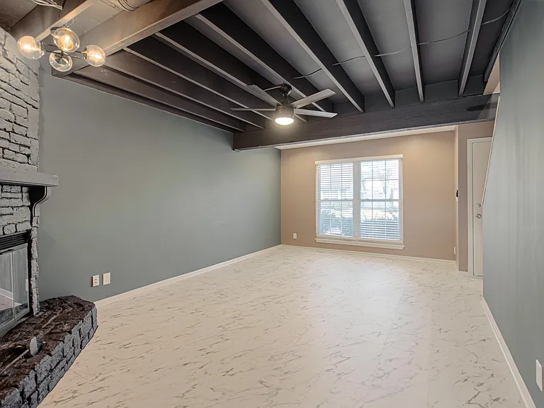 8596 Perry Ln — Photo 11