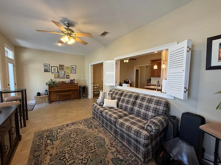 4410 Windlake Dr — Photo 18