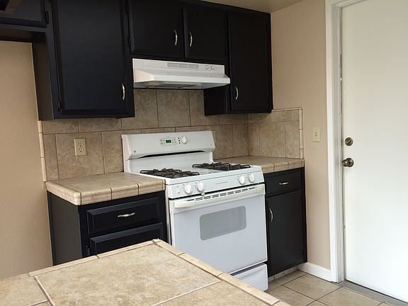 3rd image of 1411 W Buena Vista Ct
