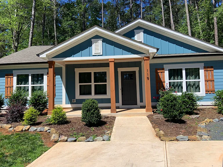 119 Serene St — Photo 1