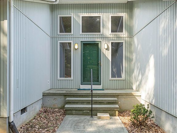 2nd image of 267 Jefferson Dr