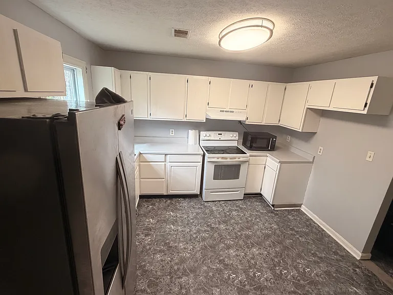 1762 Dumesnil St #2 — Photo 10