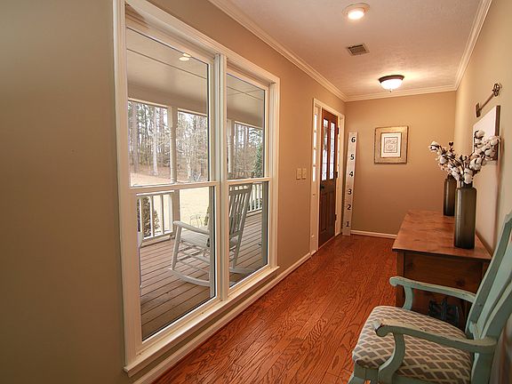 Inviting front entry