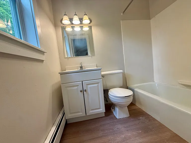 14 Bristol St — Photo 15