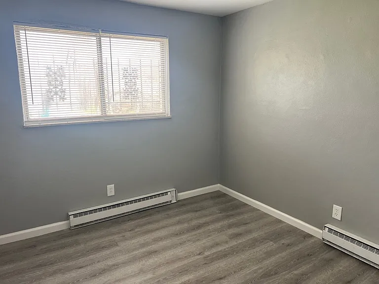 4644 Burkhardt Ave — Photo 15