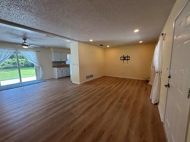 2 bed, 2.0 bath, 1041 sqft, $2,200 — Photo 3