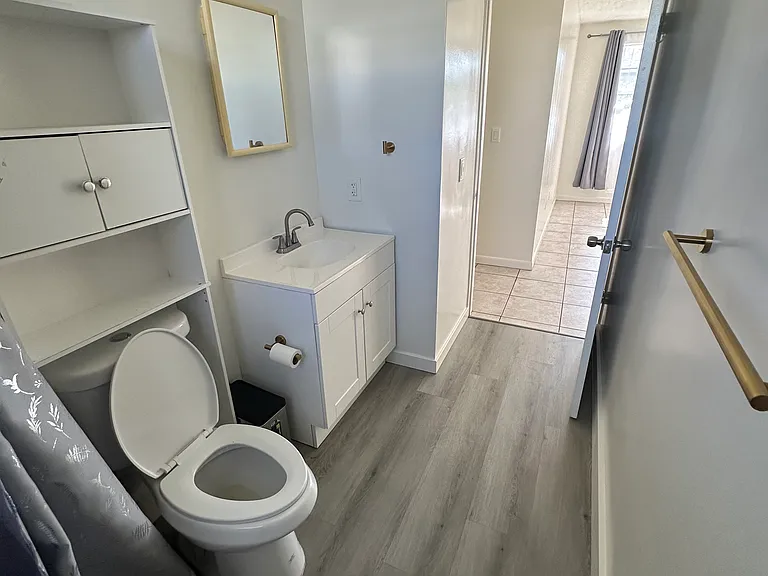 2540 NE 191st St #1 — Photo 9