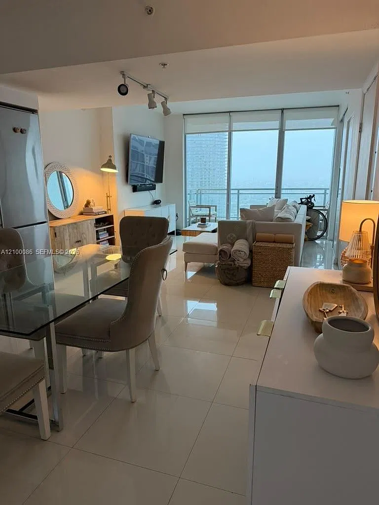 Mint Condo — Photo 1