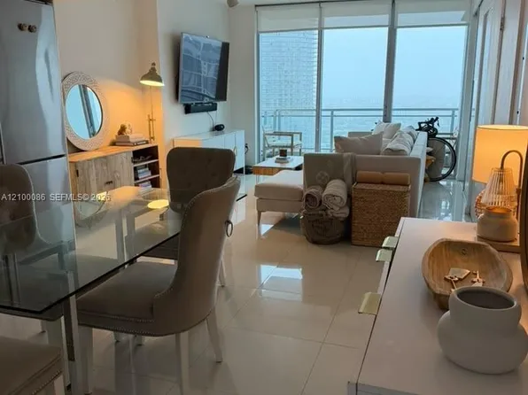 92 SW 3rd St, Miami, FL