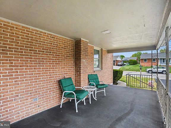 5th image of 422 Westview Dr
