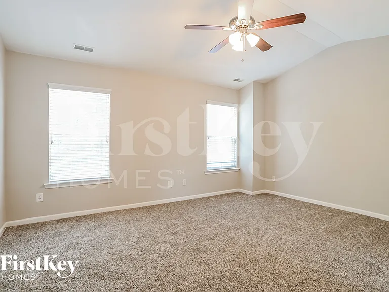 723 Marthas View Dr — Photo 9