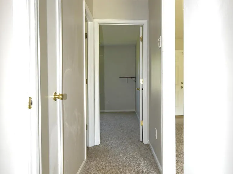 309 Kenilworth Pl — Photo 10